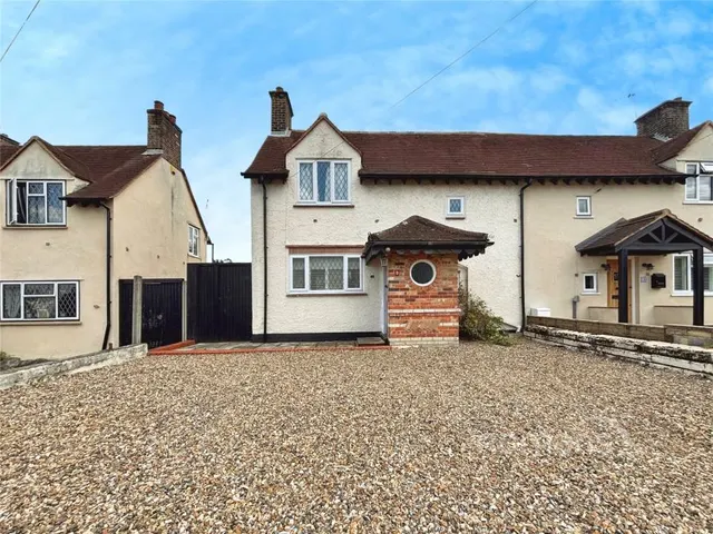 Sandhills Lane, Virginia Water, GU25, photo 1