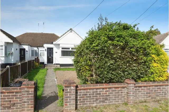 High Road, Benfleet, photo 1