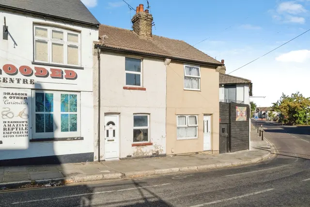 Broadway, Rainham, RM13, photo 1
