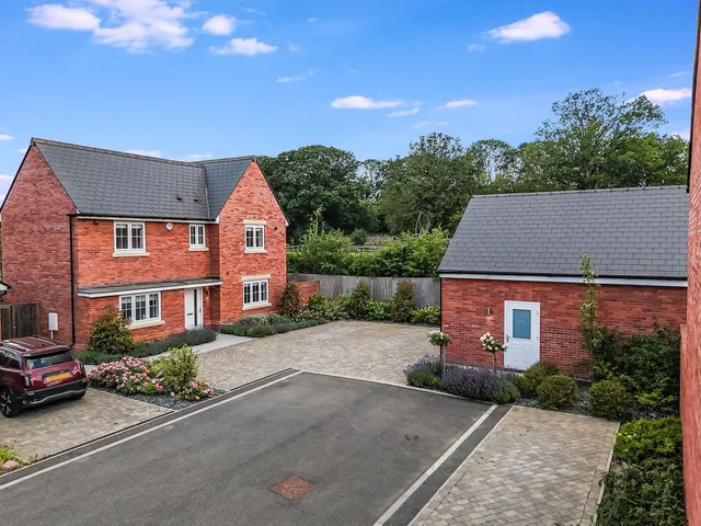 Lowefields, Earls Colne, CO6, photo 1