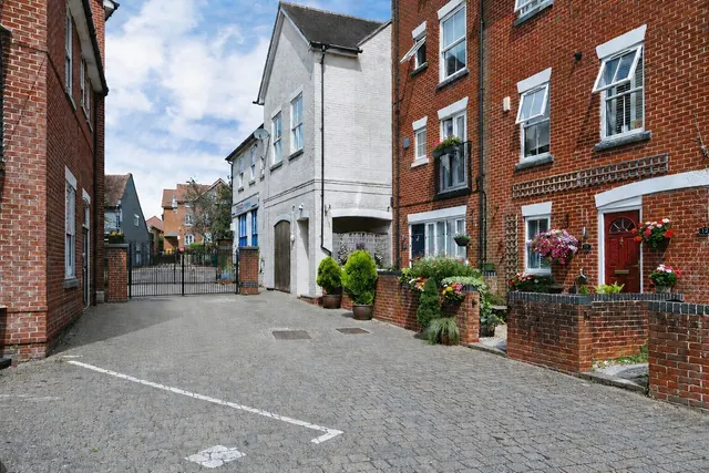Riverside Place, Fordingbridge, SP6, photo 2