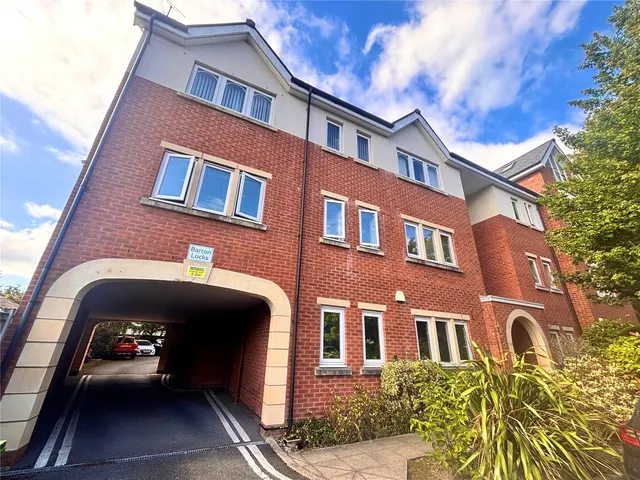 Barton Road, Eccles, M30, photo 1