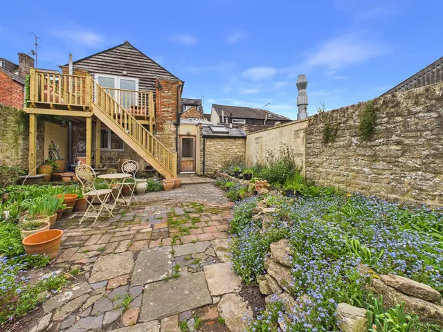 The Causeway, Chippenham, photo 1