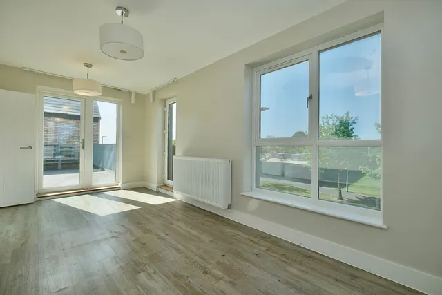 Rawlyns Way, Alconbury Weald, PE28, photo 2