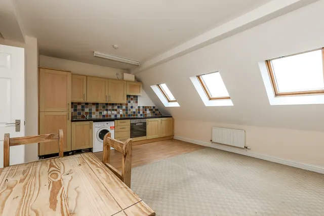 High Street, Tredworth, Gloucester, GL1, photo 1