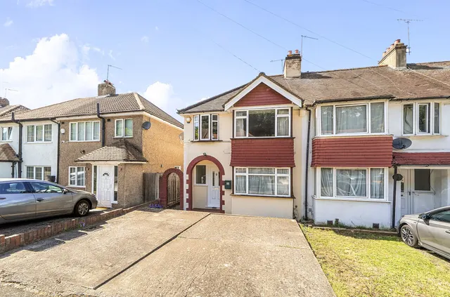 Glenn Avenue, Purley CR8 2AJ, photo 1