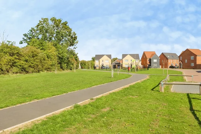 Huxley Mead, Wymondham, NR18, photo 2