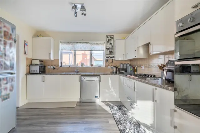 Millennium Close, Devizes, SN10, photo 3