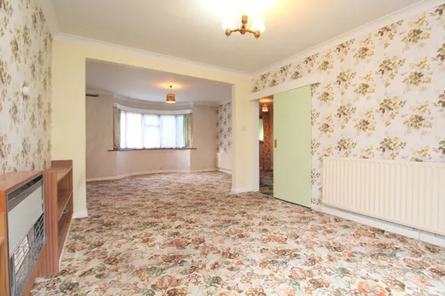 Fontmell Park, Ashford, TW15, photo 2