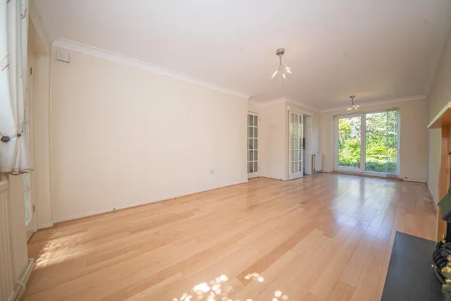Photo 2 — Stubbington Way, Fair Oak, Eastleigh, Hampshire, SO50 7LR