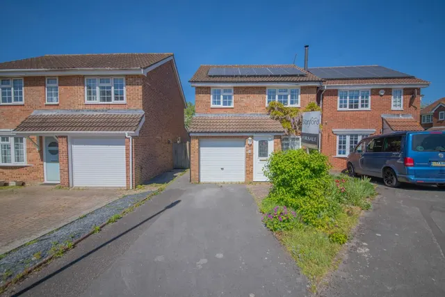 Stubbington Way, Fair Oak, Eastleigh, Hampshire, SO50 7LR, photo 1