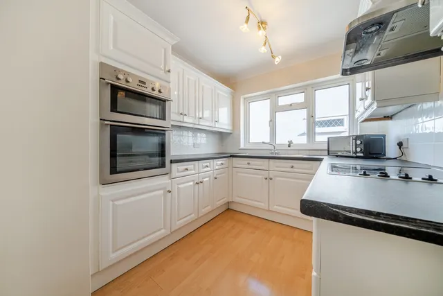 Churchfield Road, DA16, photo 3