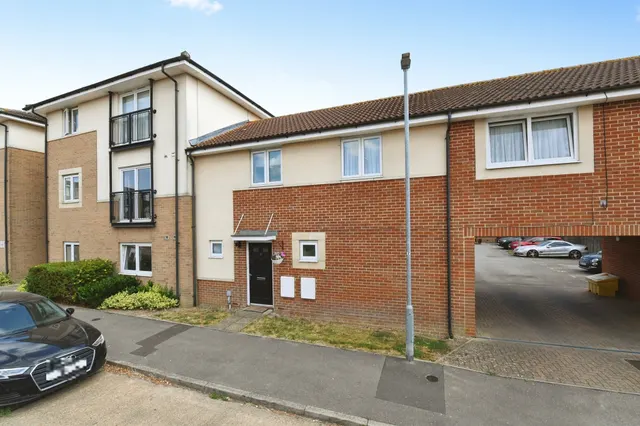 Hobart Close, Chelmsford, CM1, photo 1