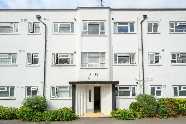 Bridge Street, Walton-On-Thames KT12 1AN, photo 1