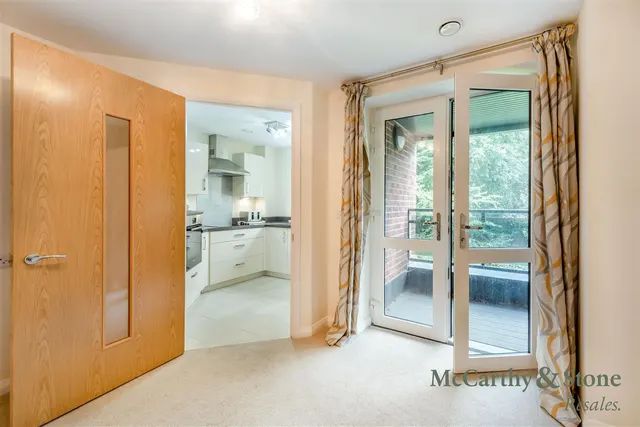 Burlington Gardens, Leyland, PR25, photo 2