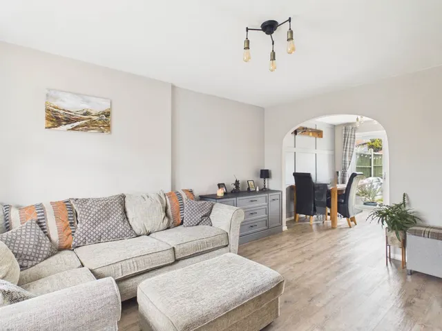 Lossiemouth Road, Hinckley, LE10, photo 2