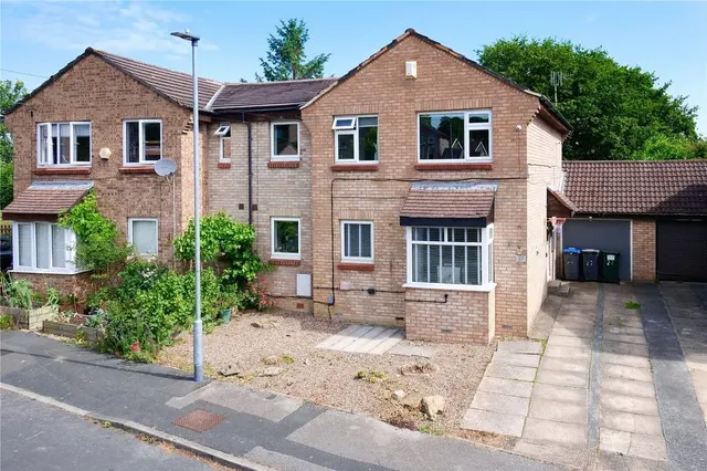 Bartle Gill Drive, Baildon, West Yorkshire, BD17, photo 1