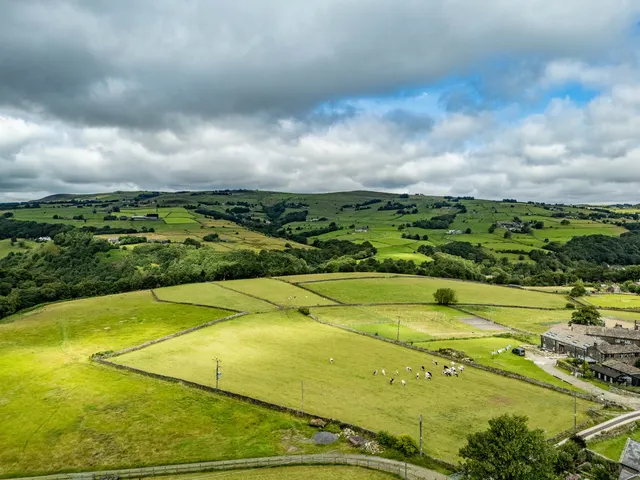 Lee Bottom Road, Todmorden, photo 3