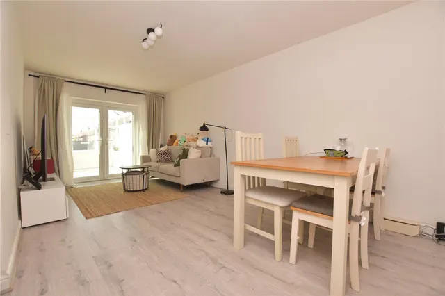 Manor Road, Churwell, LS27, photo 3