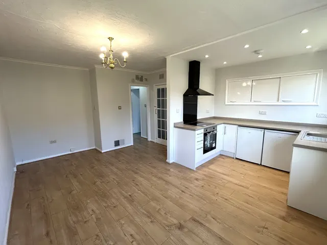 Vicarage Close, Birmingham, B42, photo 3