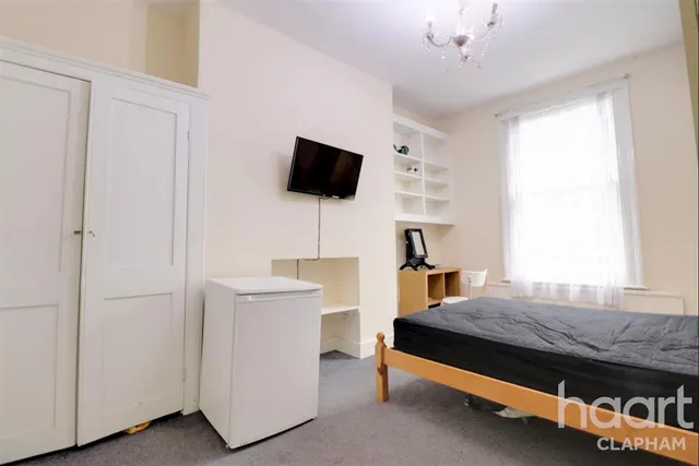 Lillie Road, London, SW6, photo 2
