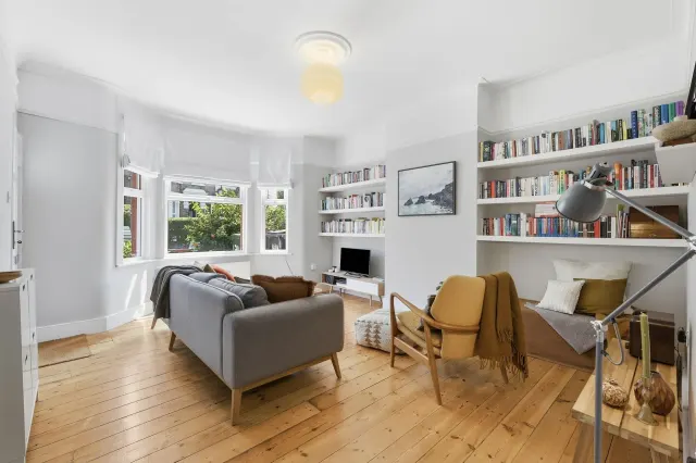 Newport Road, Leyton, E10, photo 1