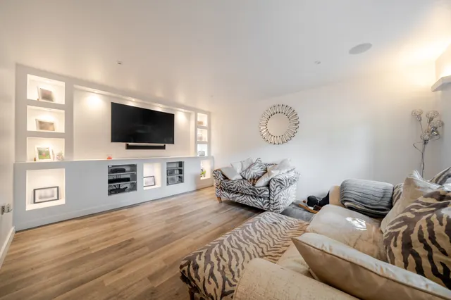 Award Road, Fleet, GU52, photo 2