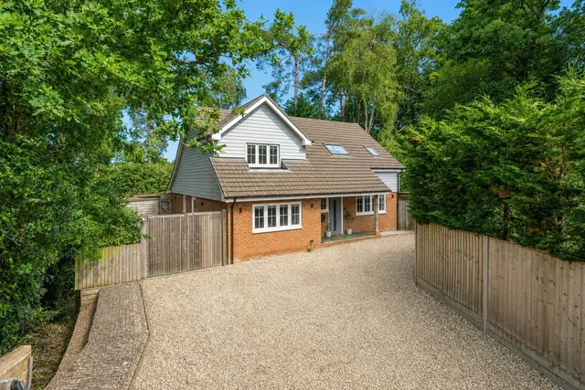 Award Road, Fleet, GU52, photo 1