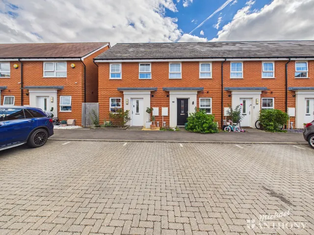 Darter Street, Broughton, HP22, photo 1
