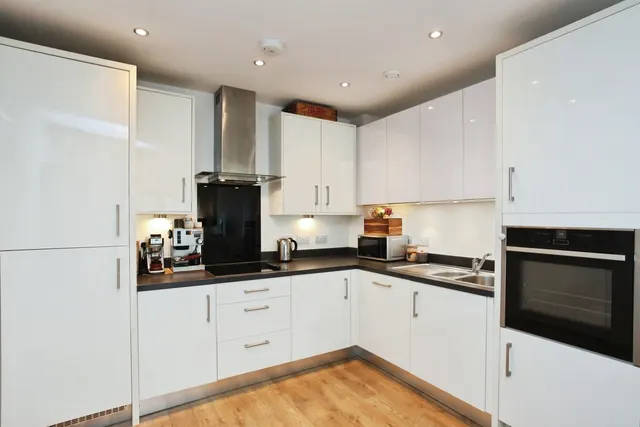 Sovereign Way, Tonbridge, TN9, photo 3