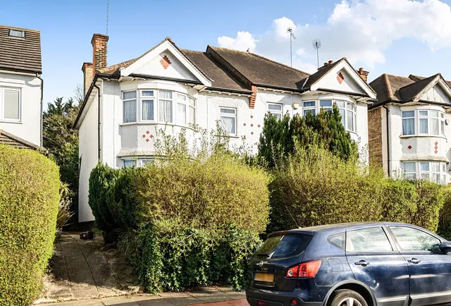 Courthouse Road, London, N12 7PJ, photo 1