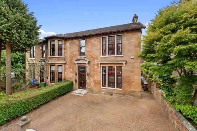 5 bedroom house — 128 Albert Road, Crosshill, G42 8UF