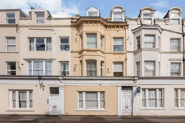 1 bedroom flat — South Street, Scarborough, North Yorkshire, YO11