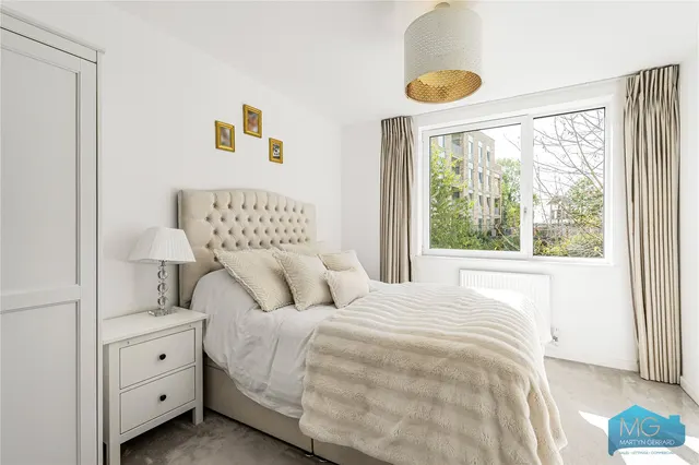 Medawar Drive, London, NW7, photo 3