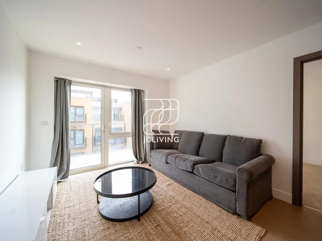 Tierney Lane, London, W6, photo 1