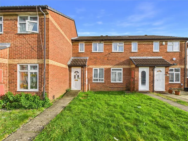 Kenmore Avenue, Kenton, HA3, photo 2