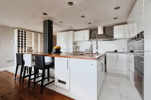 Newton Place, London, E14, photo 3