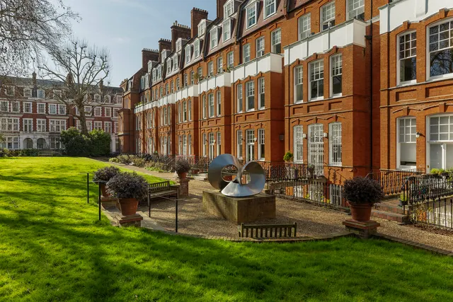 Photo 2 — Evelyn Gardens, South Kensington, London