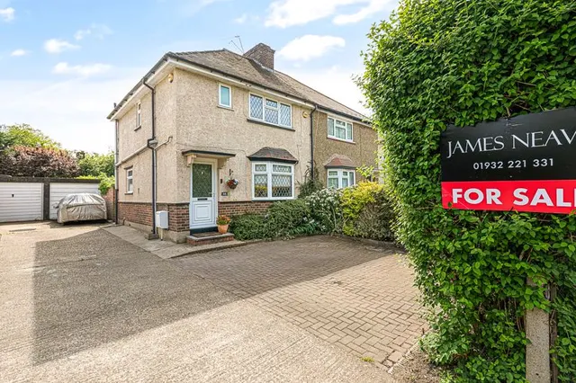 Molesey Road, Hersham KT12 4SQ, photo 1