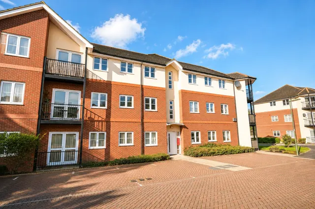 School Meadow, Guildford, GU2, photo 1