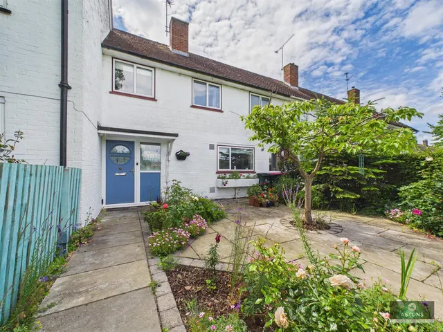Cooper Row, Southgate, photo 1