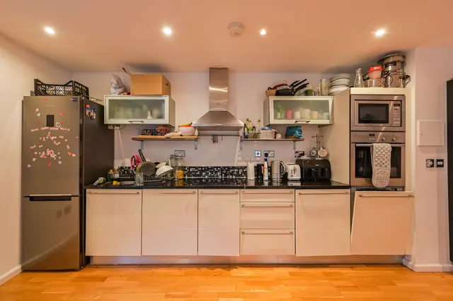London, E14, photo 2