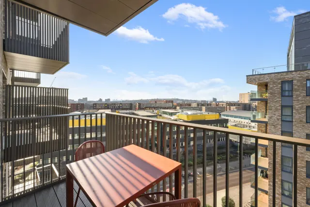 Photo 3 — Flat 44, Duxford Tower, 1 East Drive, London
