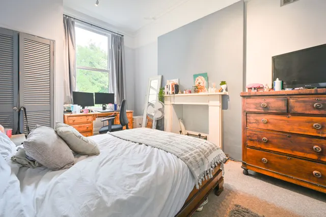 Photo 3 — Flat 2, 6 Tierney Road, London
