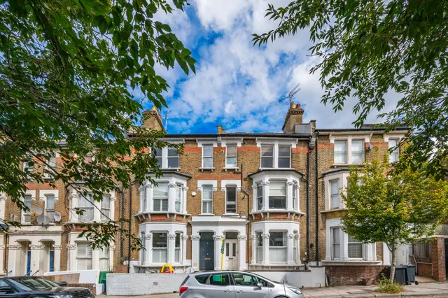 London, NW6, photo 1