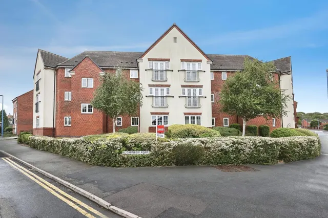 Carnegie Road, Rowley Regis, photo 1