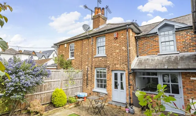 Middle Road, Leatherhead, KT22, photo 1