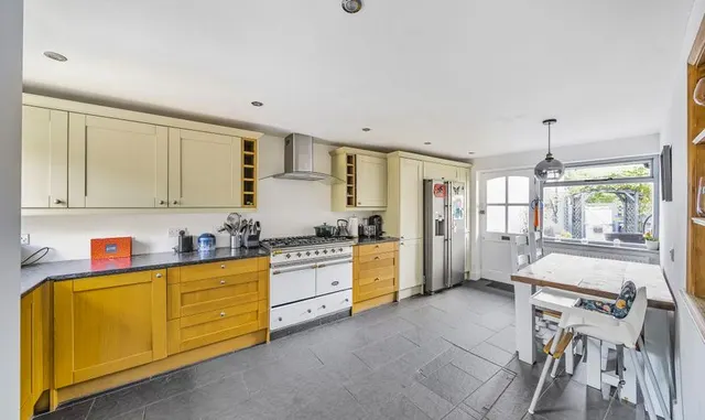 Photo 3 — Middle Road, Leatherhead, KT22