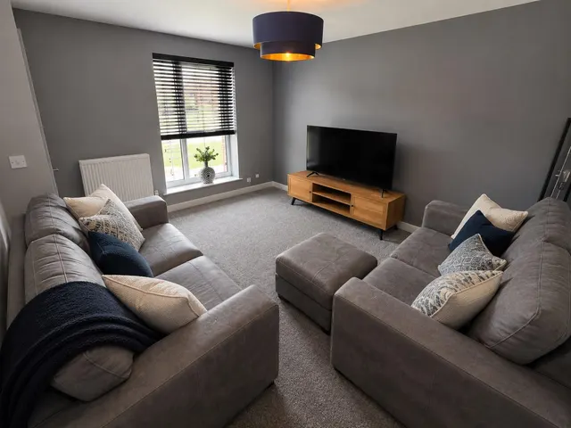 Goscote Lodge Crescent, Walsall, WS3, photo 2