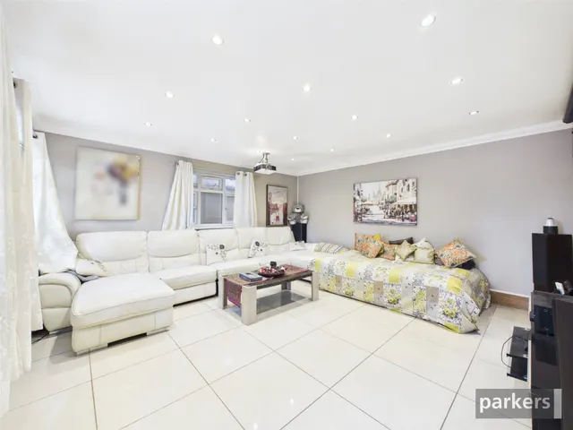 All Hallows Road, Caversham, RG4, photo 2